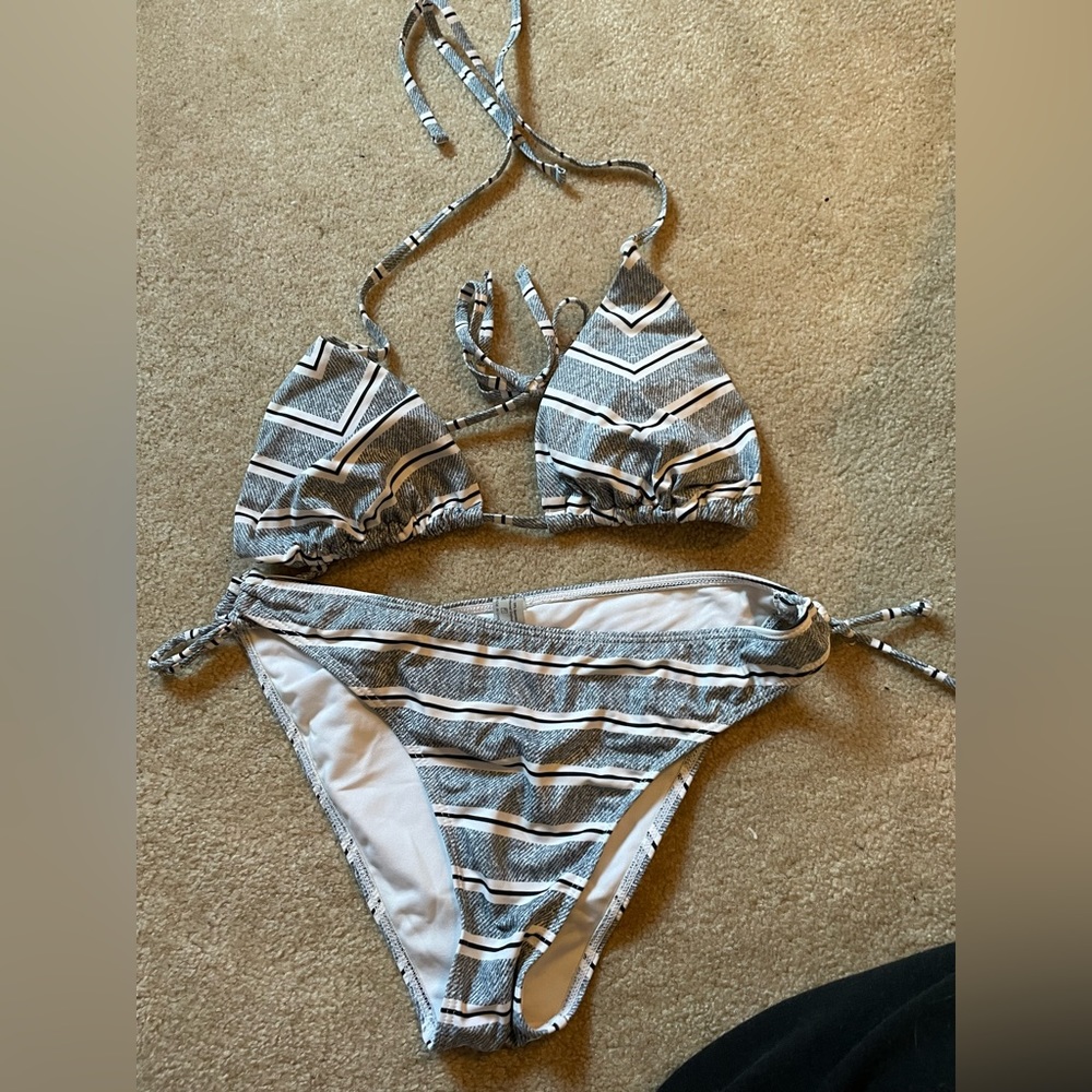 I am selling this bathing suit set. It is a size large